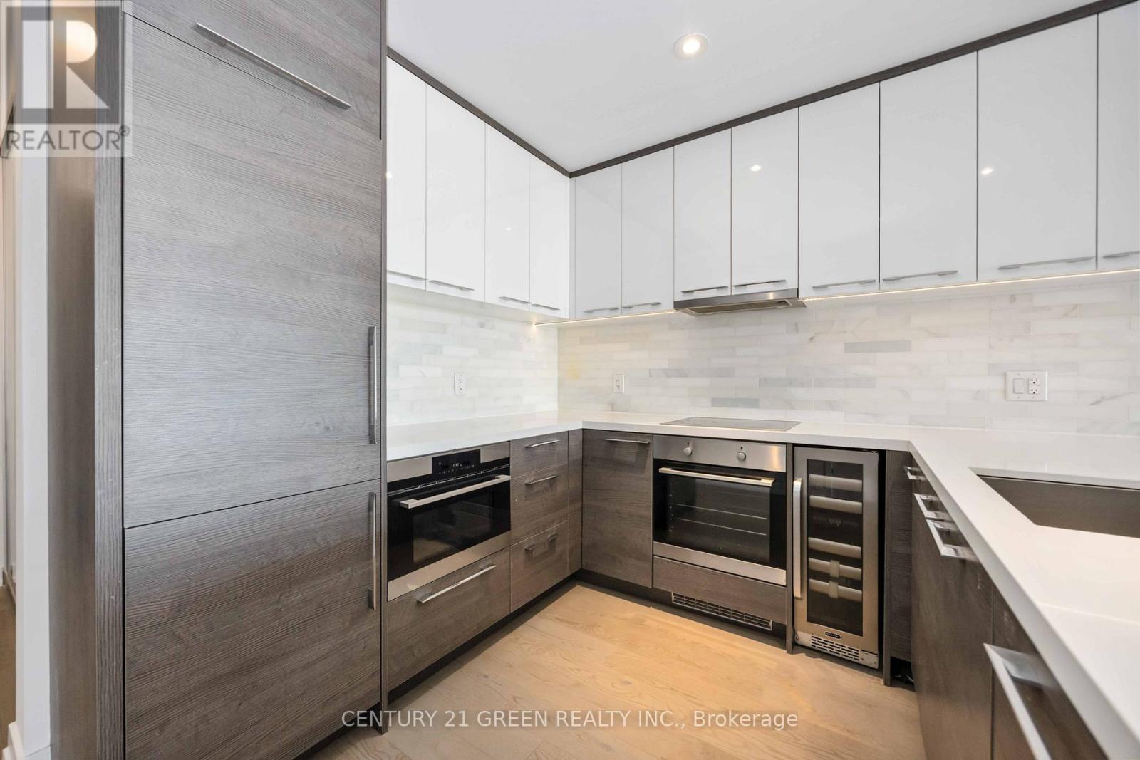 4006 - 488 University Avenue, Toronto, ON - Indoor Photo Showing Kitchen With Upgraded Kitchen