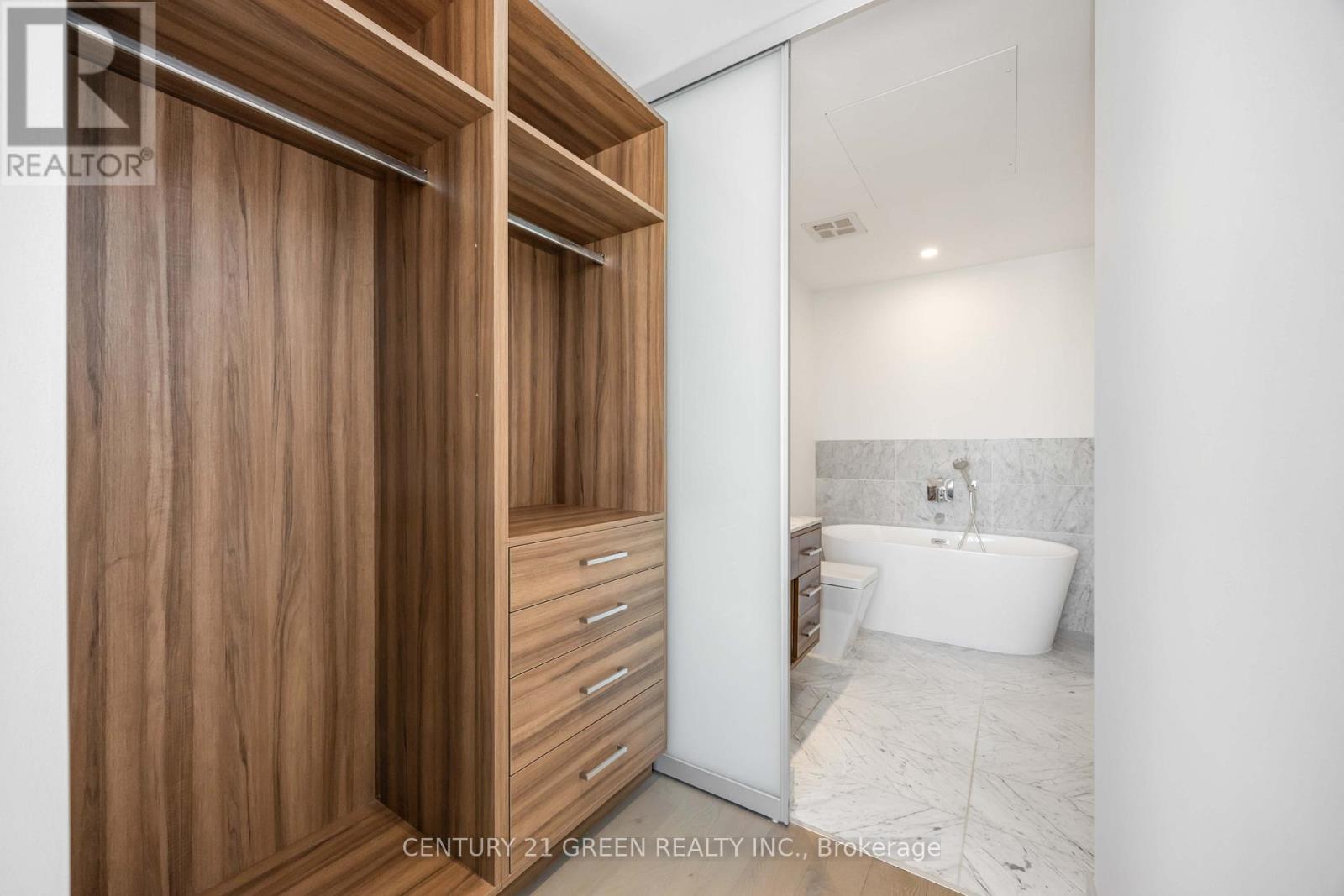 4006 - 488 University Avenue, Toronto, ON - Indoor Photo Showing Bathroom