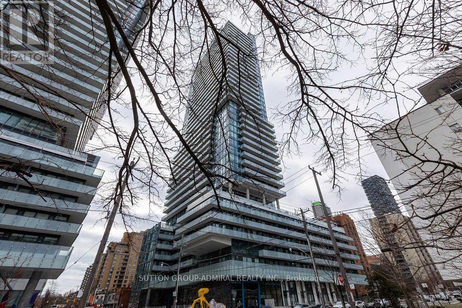 634 - 161 Roehampton Avenue, Toronto, ON - Outdoor