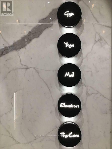 634 - 161 Roehampton Avenue, Toronto, ON - Indoor Photo Showing Other Room