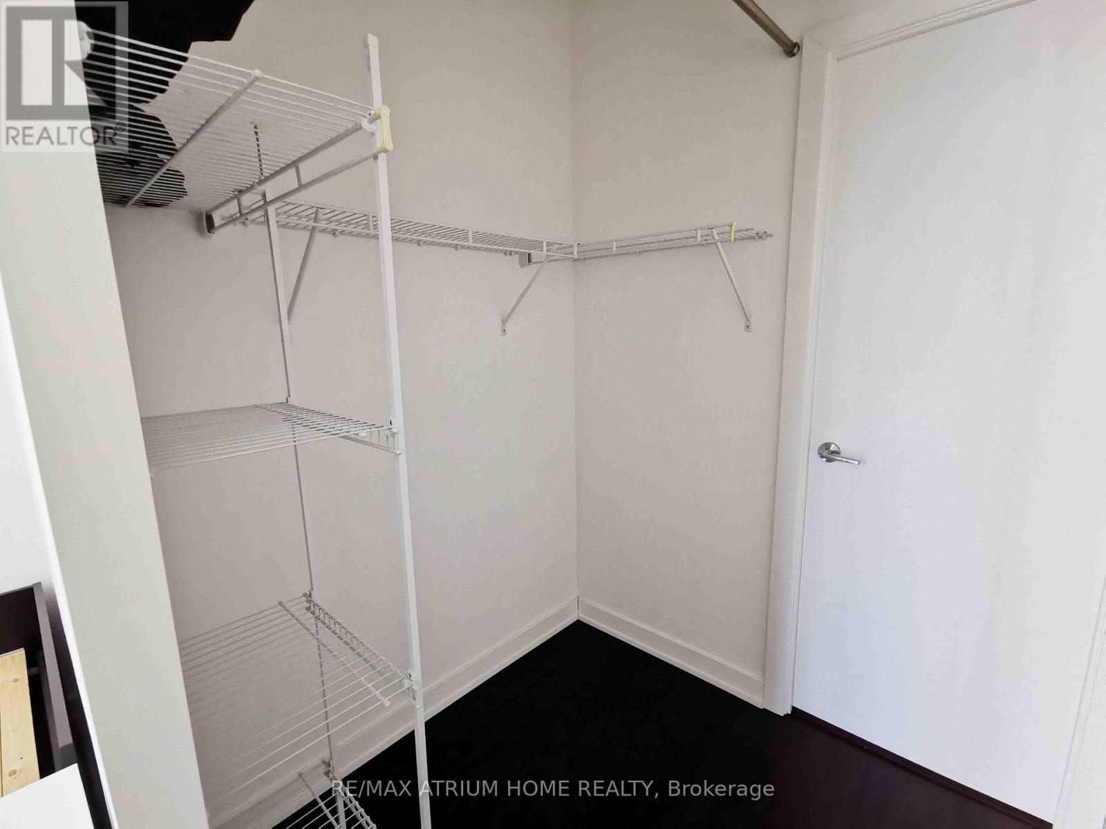 1109 - 33 Charles Street E, Toronto, ON - Indoor With Storage