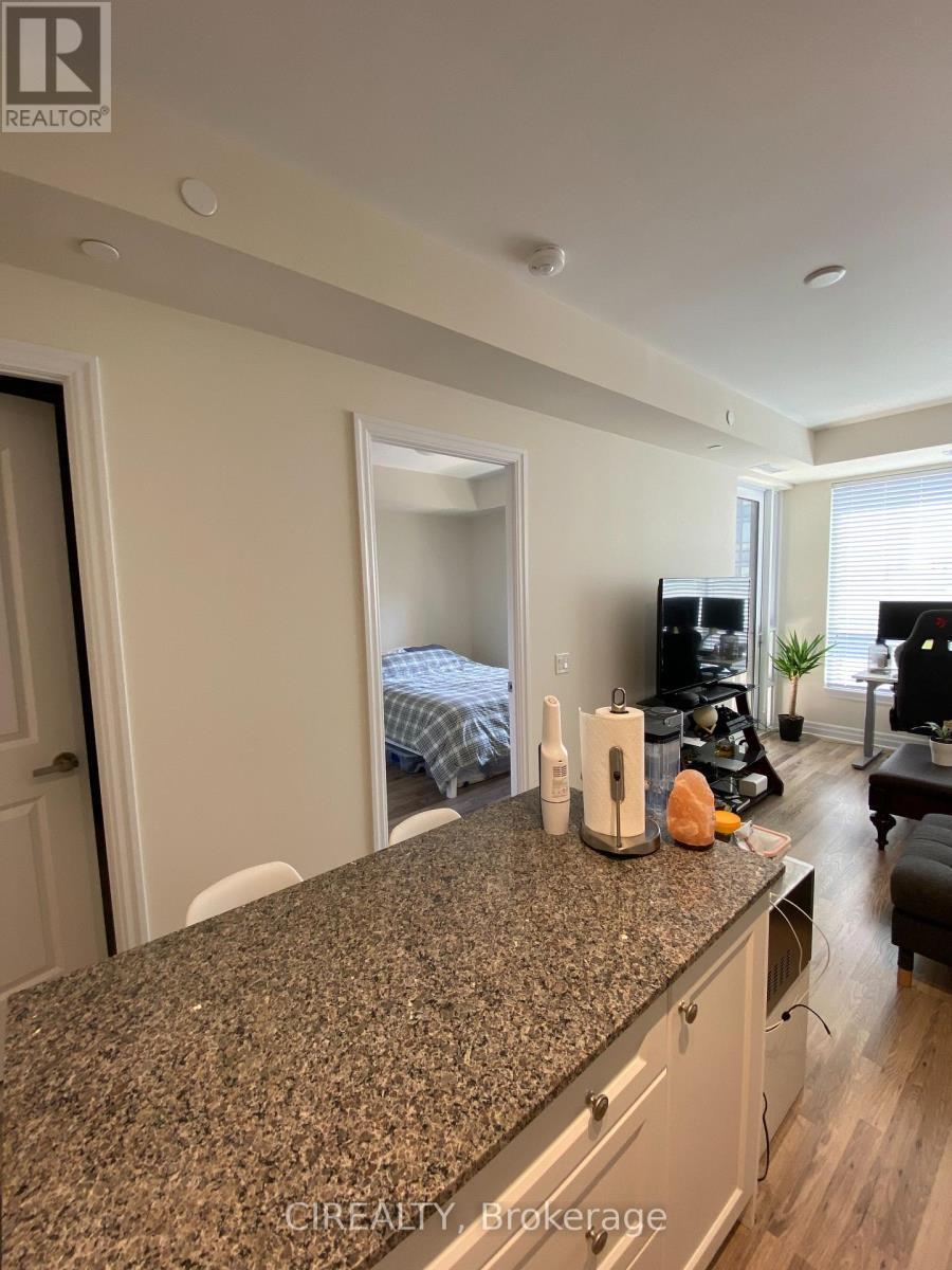 707 - 9085 Jane Street, Vaughan, ON - Indoor