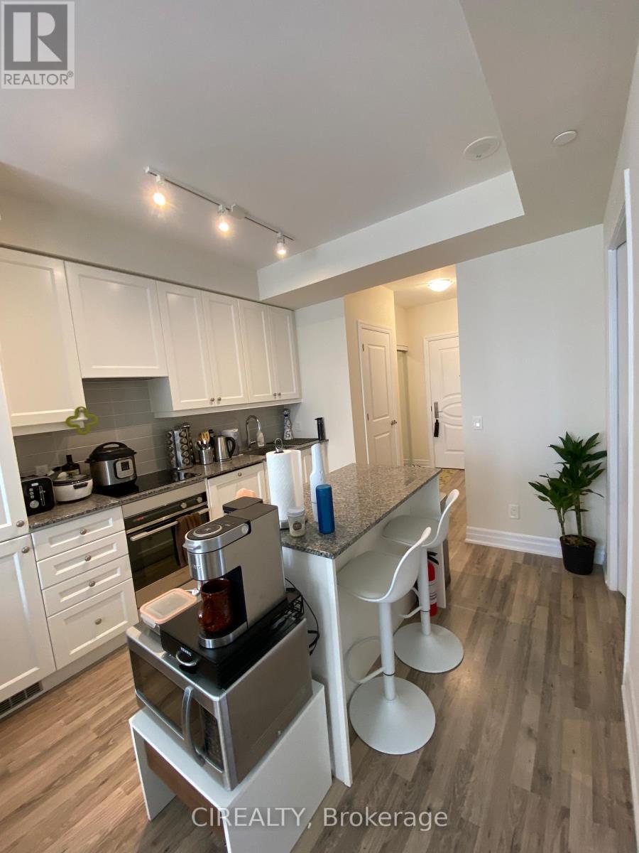 707 - 9085 Jane Street, Vaughan, ON - Indoor Photo Showing Kitchen