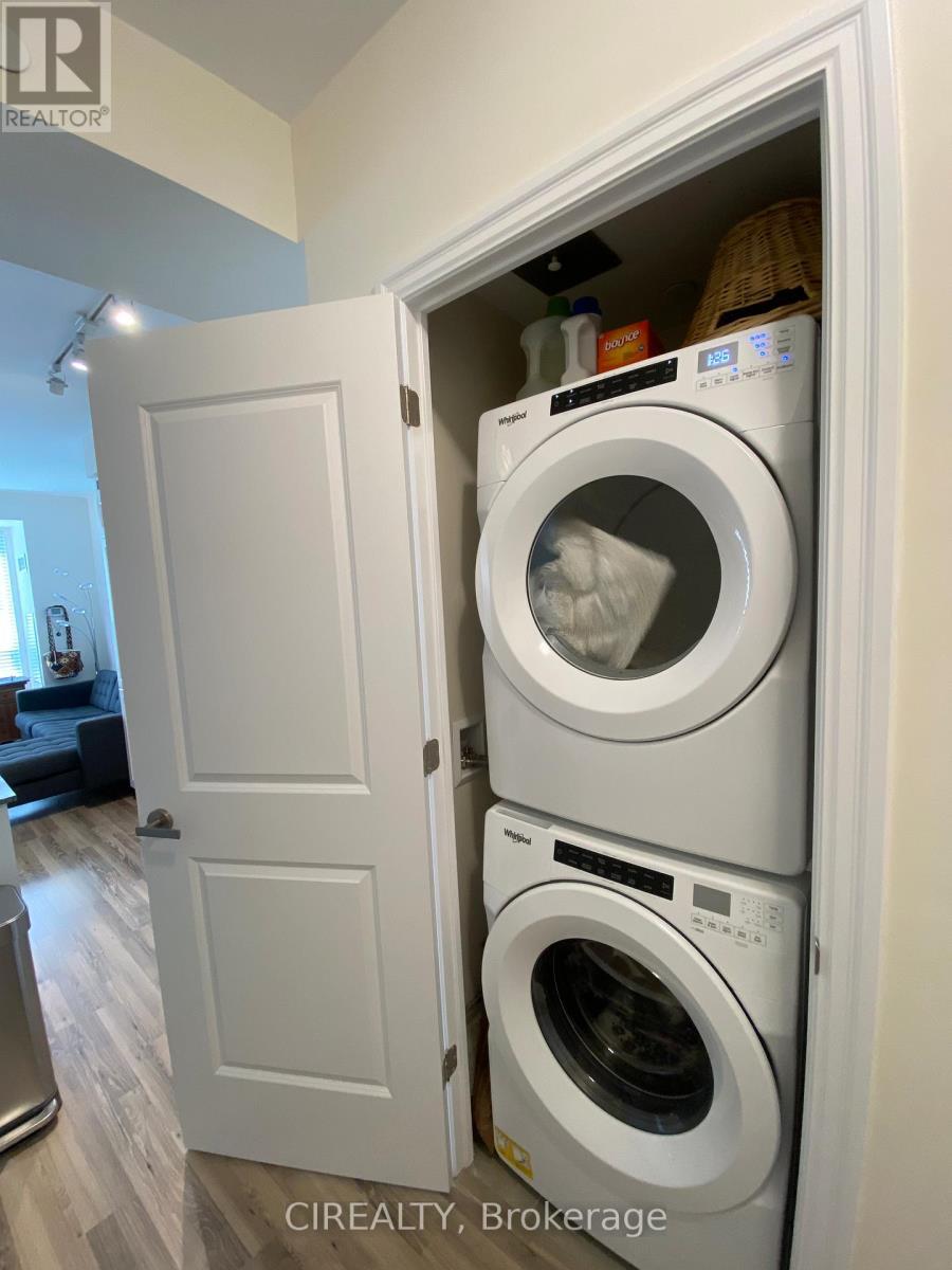 707 - 9085 Jane Street, Vaughan, ON - Indoor Photo Showing Laundry Room