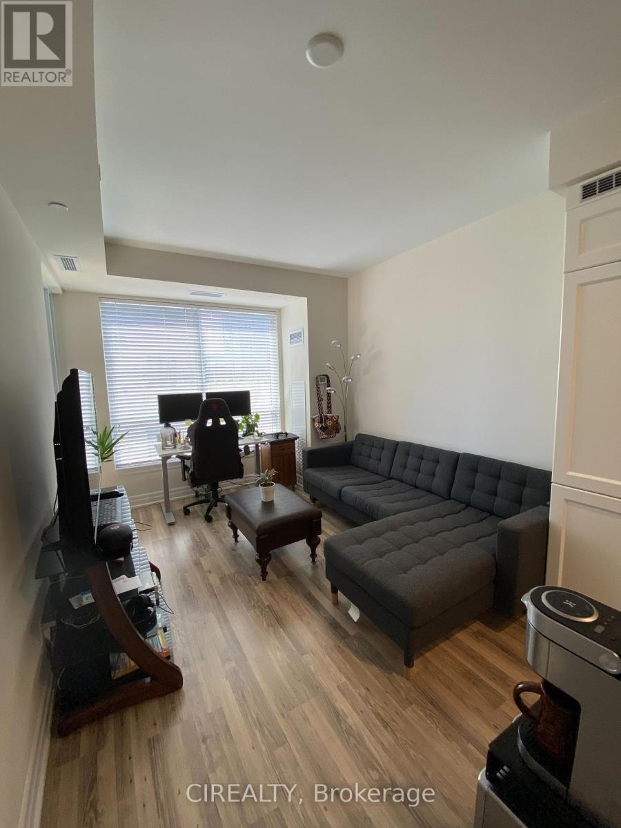 707 - 9085 Jane Street, Vaughan, ON - Indoor Photo Showing Living Room