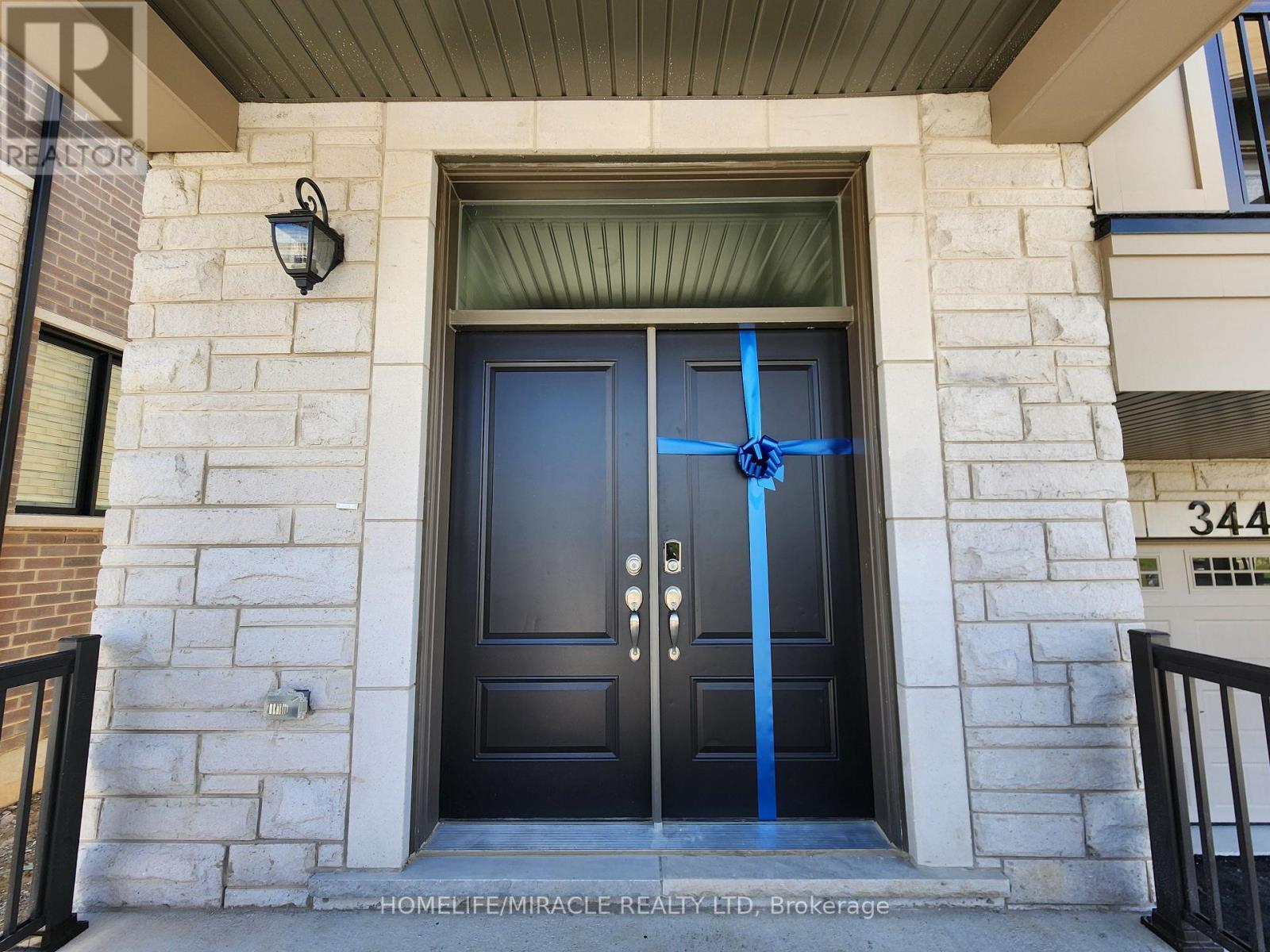 344 Madelaine Drive, Barrie, ON - Outdoor With Exterior