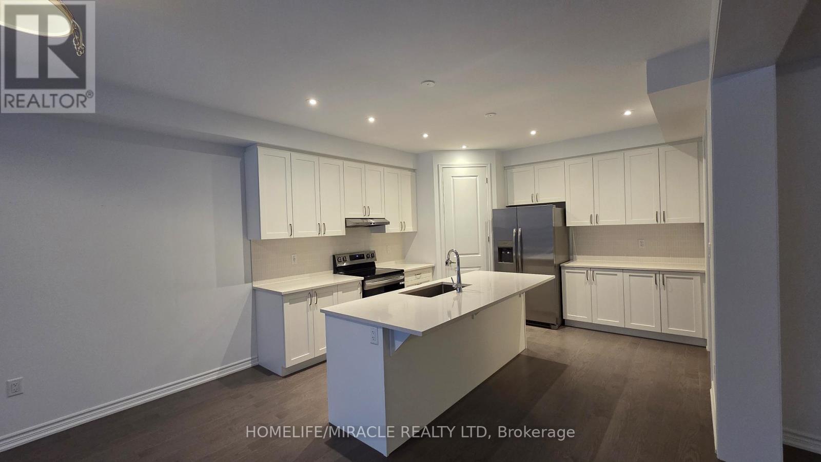 344 Madelaine Drive, Barrie, ON - Indoor Photo Showing Kitchen