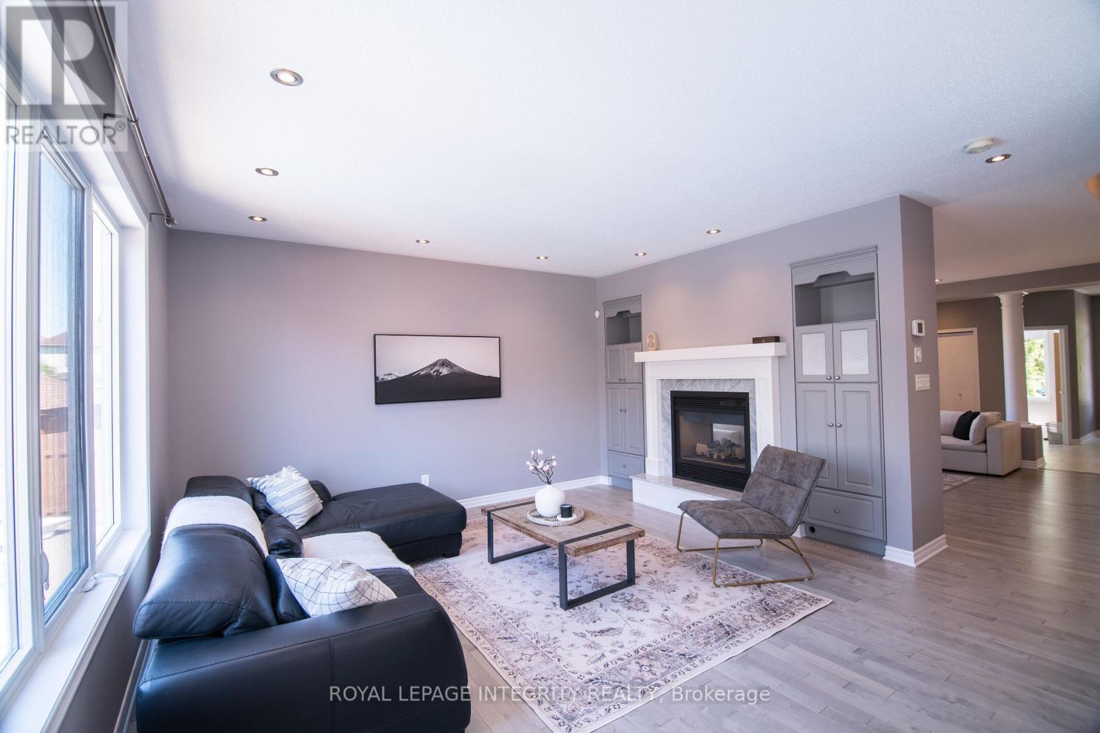 34 Keighley Circle, Ottawa, ON - Indoor Photo Showing Living Room With Fireplace