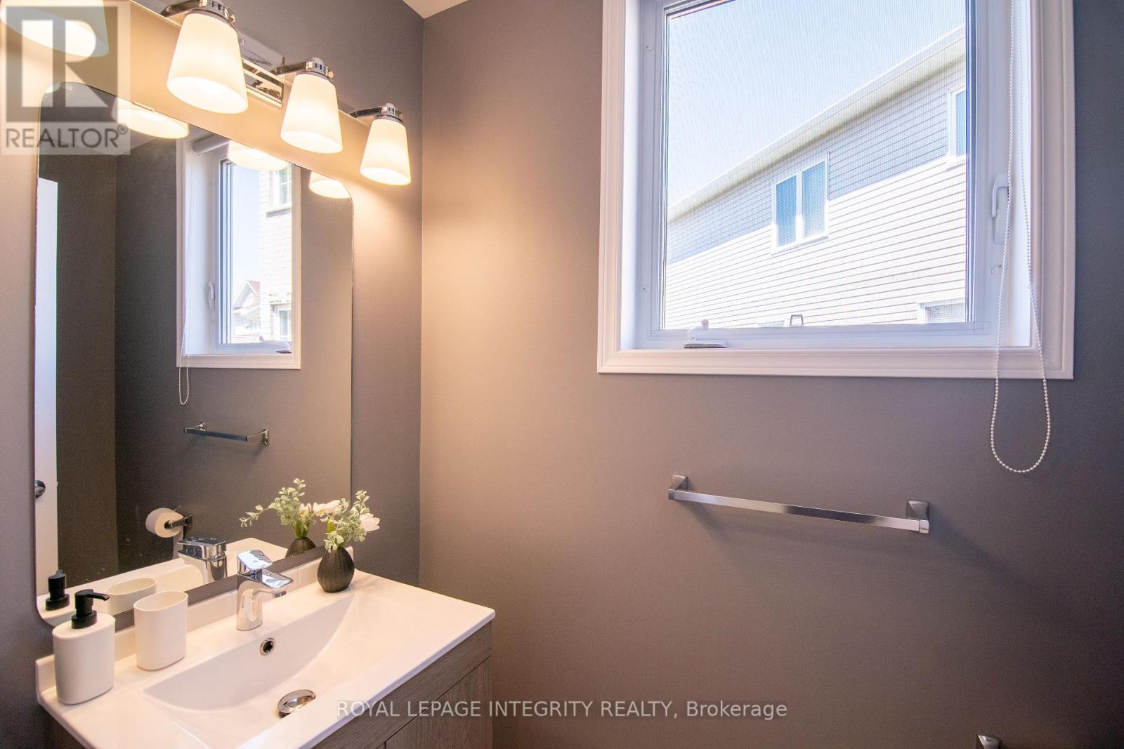 34 Keighley Circle, Ottawa, ON - Indoor Photo Showing Bathroom