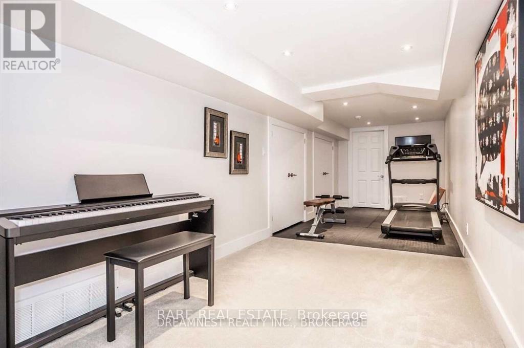 249 Lakeview Avenue, Burlington, ON - Indoor Photo Showing Other Room