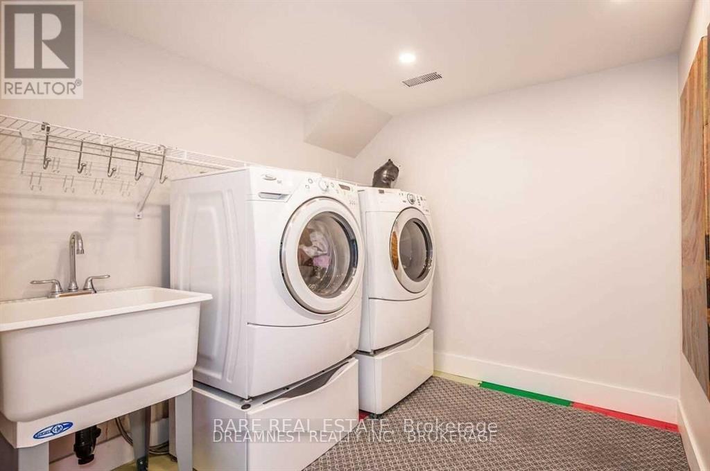249 Lakeview Avenue, Burlington, ON - Indoor Photo Showing Laundry Room
