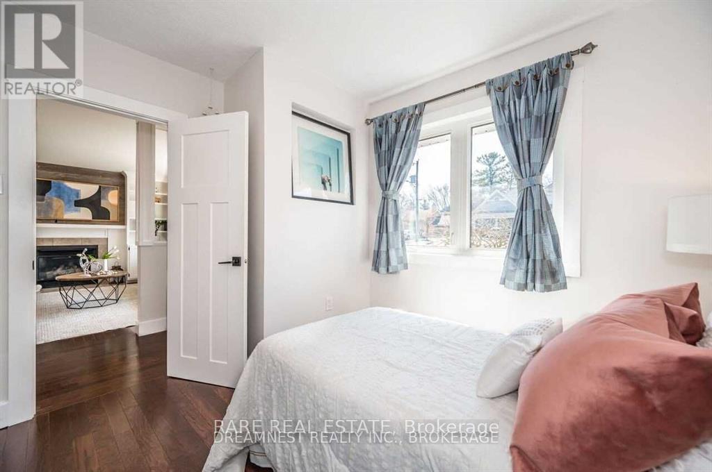249 Lakeview Avenue, Burlington, ON - Indoor Photo Showing Bedroom