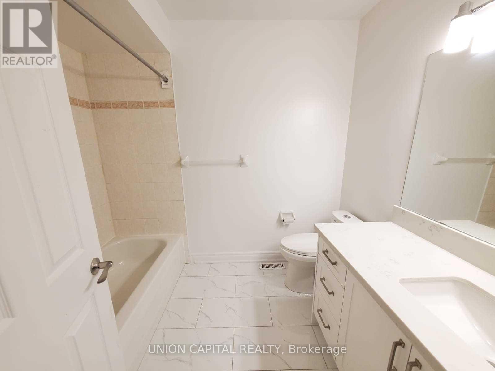 5450 Tree Crest Court, Mississauga, ON - Indoor Photo Showing Bathroom
