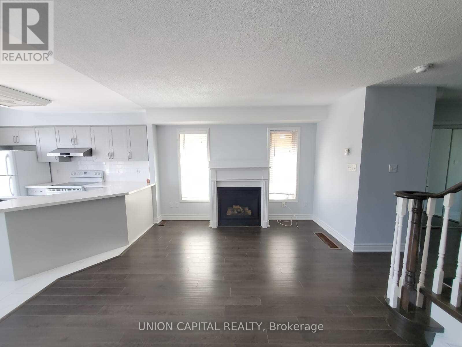 5450 Tree Crest Court, Mississauga, ON - Indoor With Fireplace