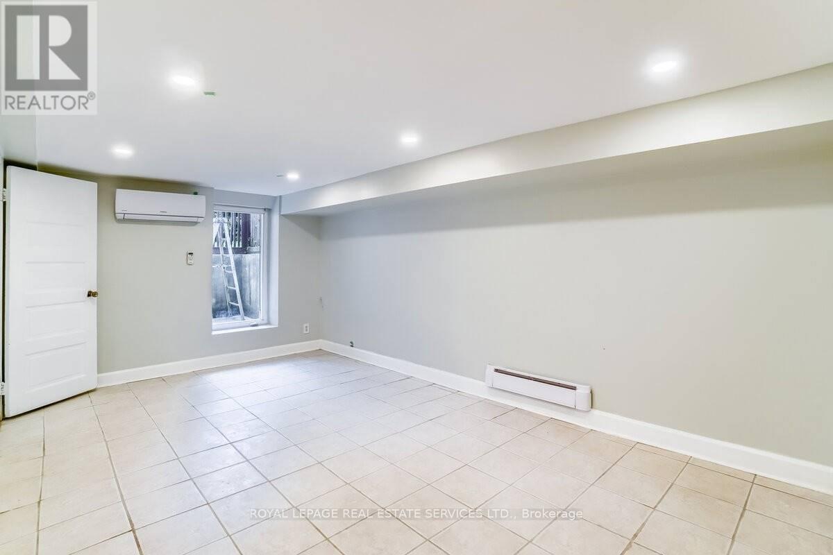 301 - 31 Tyndall Avenue, Toronto, ON - Indoor Photo Showing Other Room