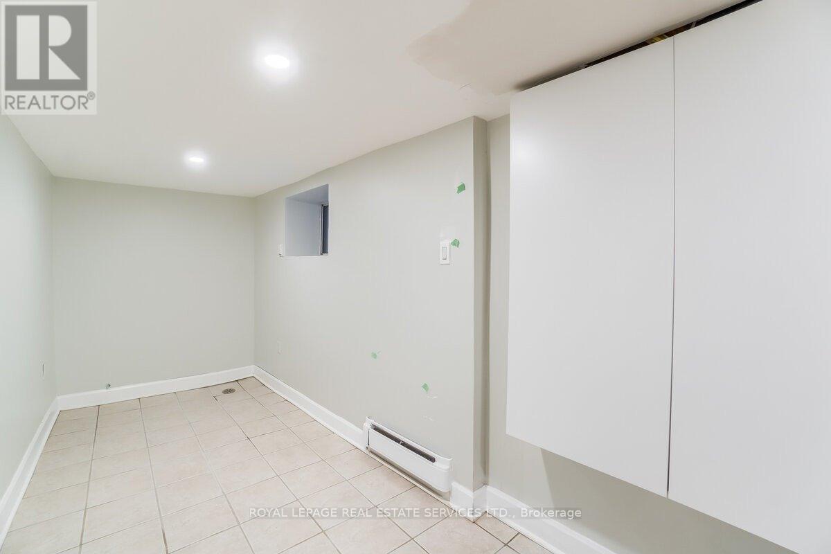 301 - 31 Tyndall Avenue, Toronto, ON - Indoor Photo Showing Other Room