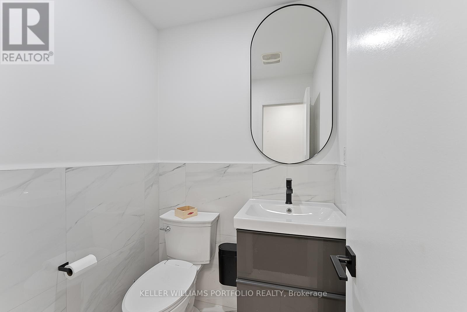 3449 Halstead Road, Mississauga, ON - Indoor Photo Showing Bathroom
