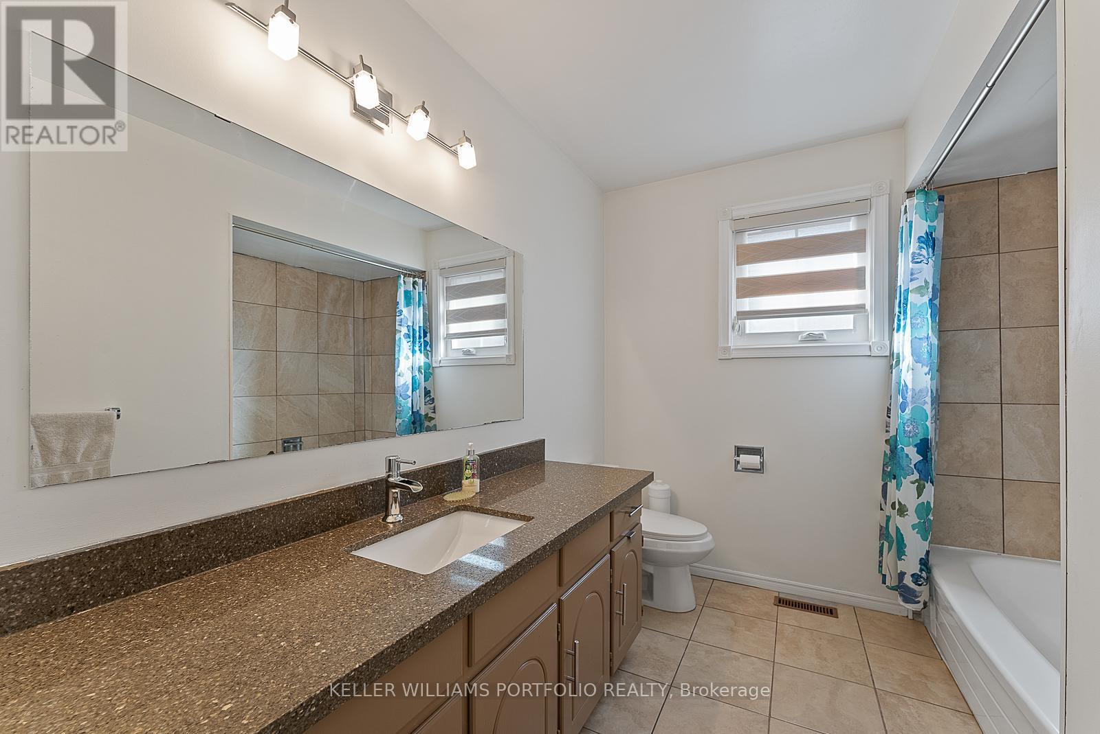 3449 Halstead Road, Mississauga, ON - Indoor Photo Showing Bathroom