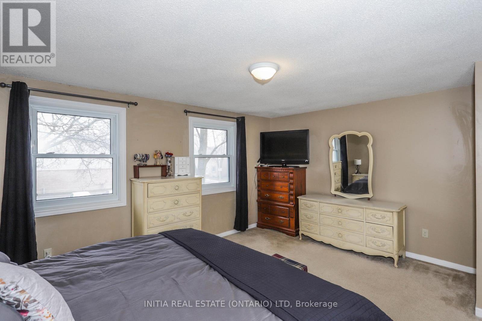 91 - 1247 Huron Street, London East (East C), ON - Indoor Photo Showing Bedroom