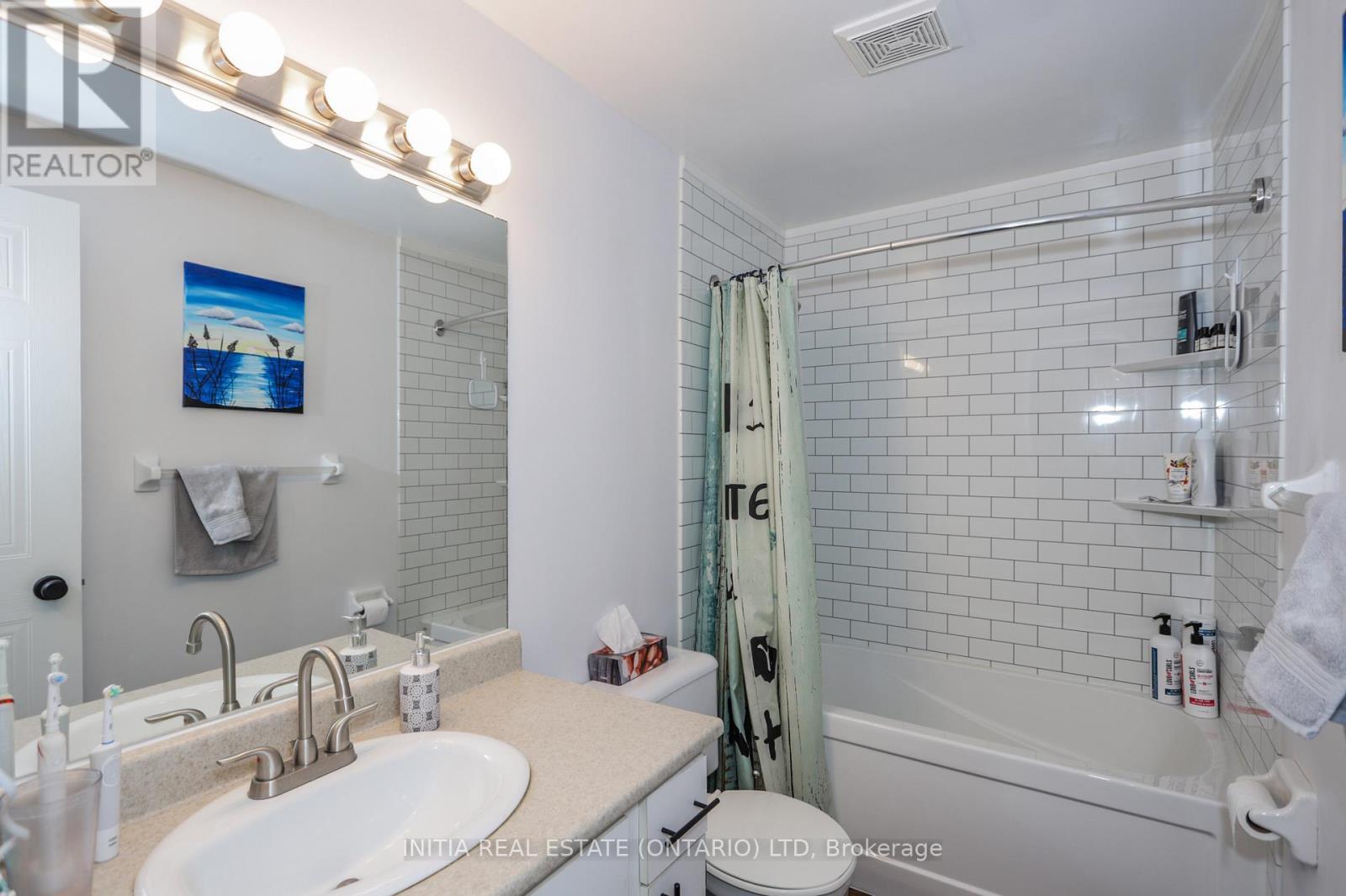 91 - 1247 Huron Street, London East (East C), ON - Indoor Photo Showing Bathroom