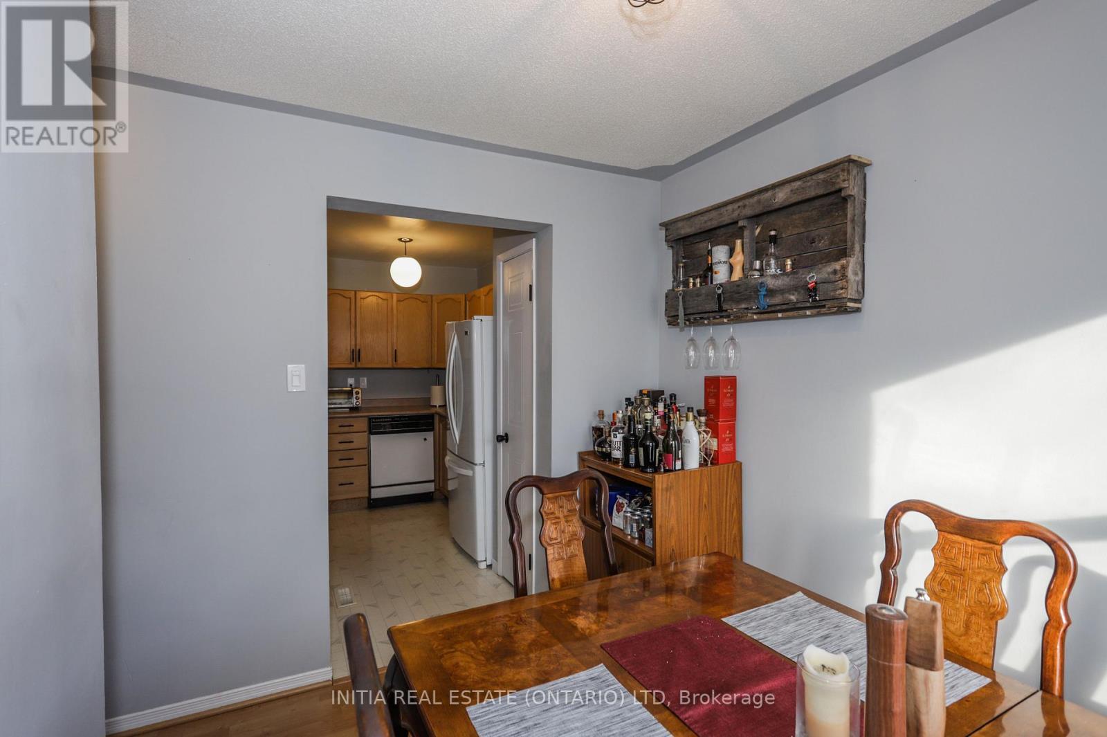 91 - 1247 Huron Street, London East (East C), ON - Indoor Photo Showing Dining Room