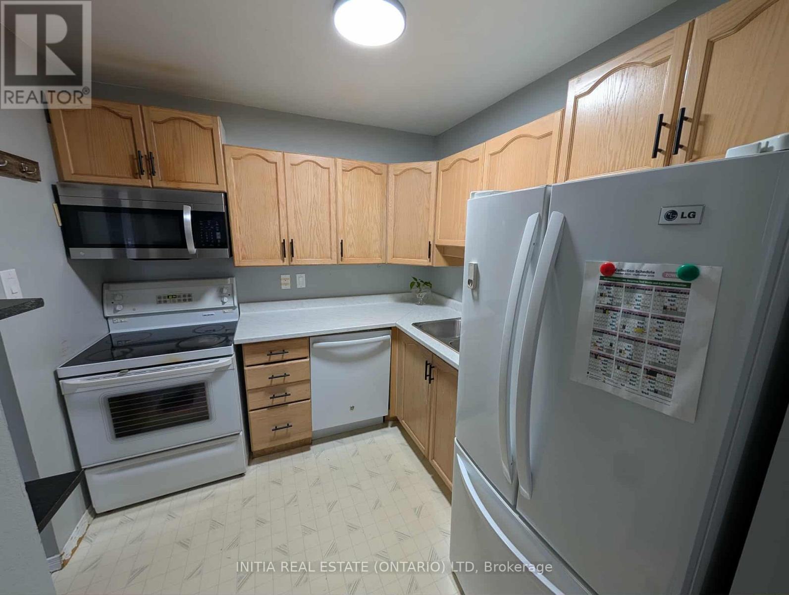 91 - 1247 Huron Street, London East (East C), ON - Indoor Photo Showing Kitchen
