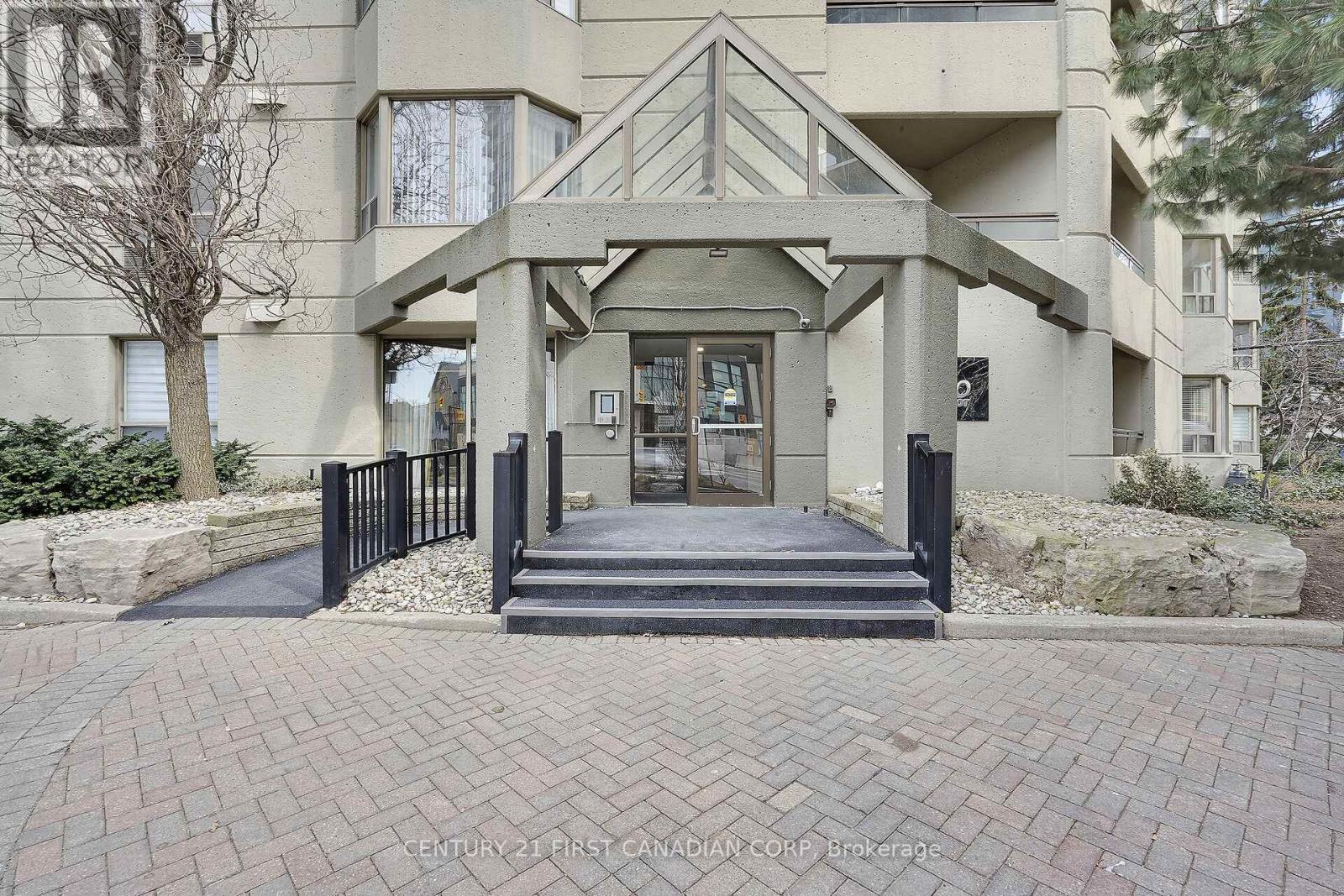 402 - 500 Talbot Street, London East (East F), ON - Outdoor