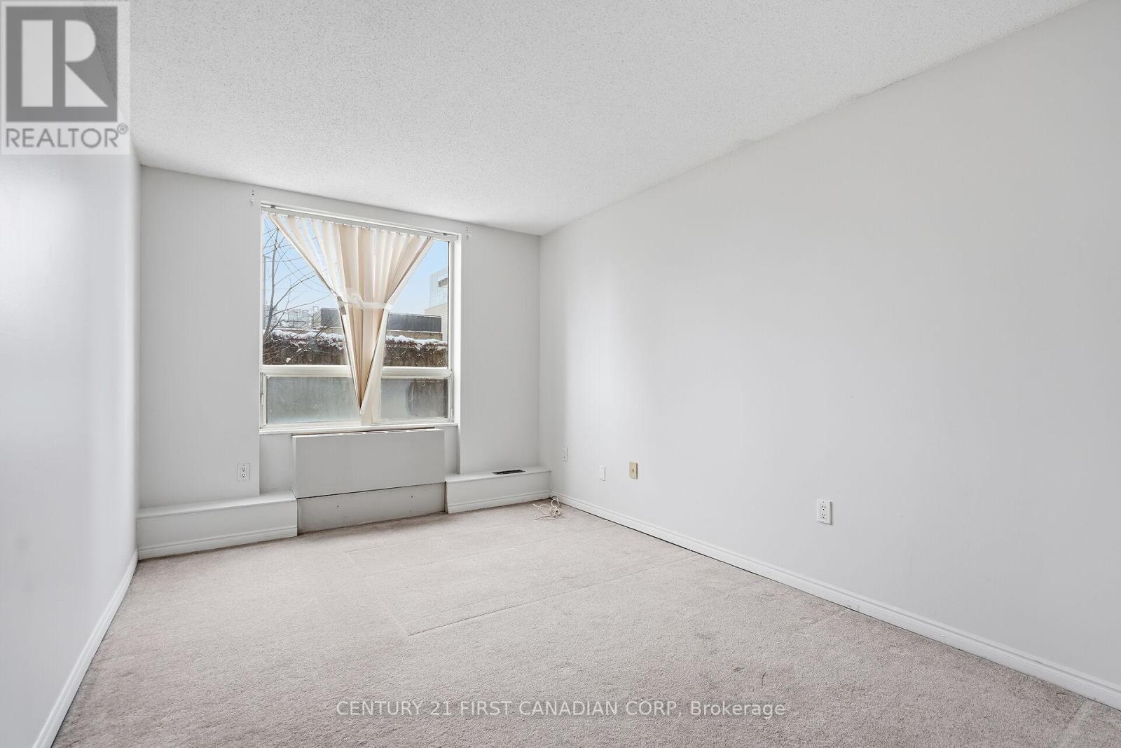 402 - 500 Talbot Street, London East (East F), ON - Indoor Photo Showing Other Room