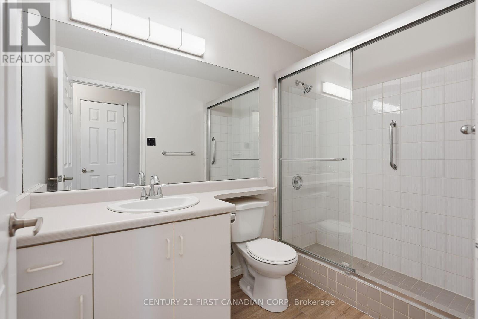 402 - 500 Talbot Street, London East (East F), ON - Indoor Photo Showing Bathroom