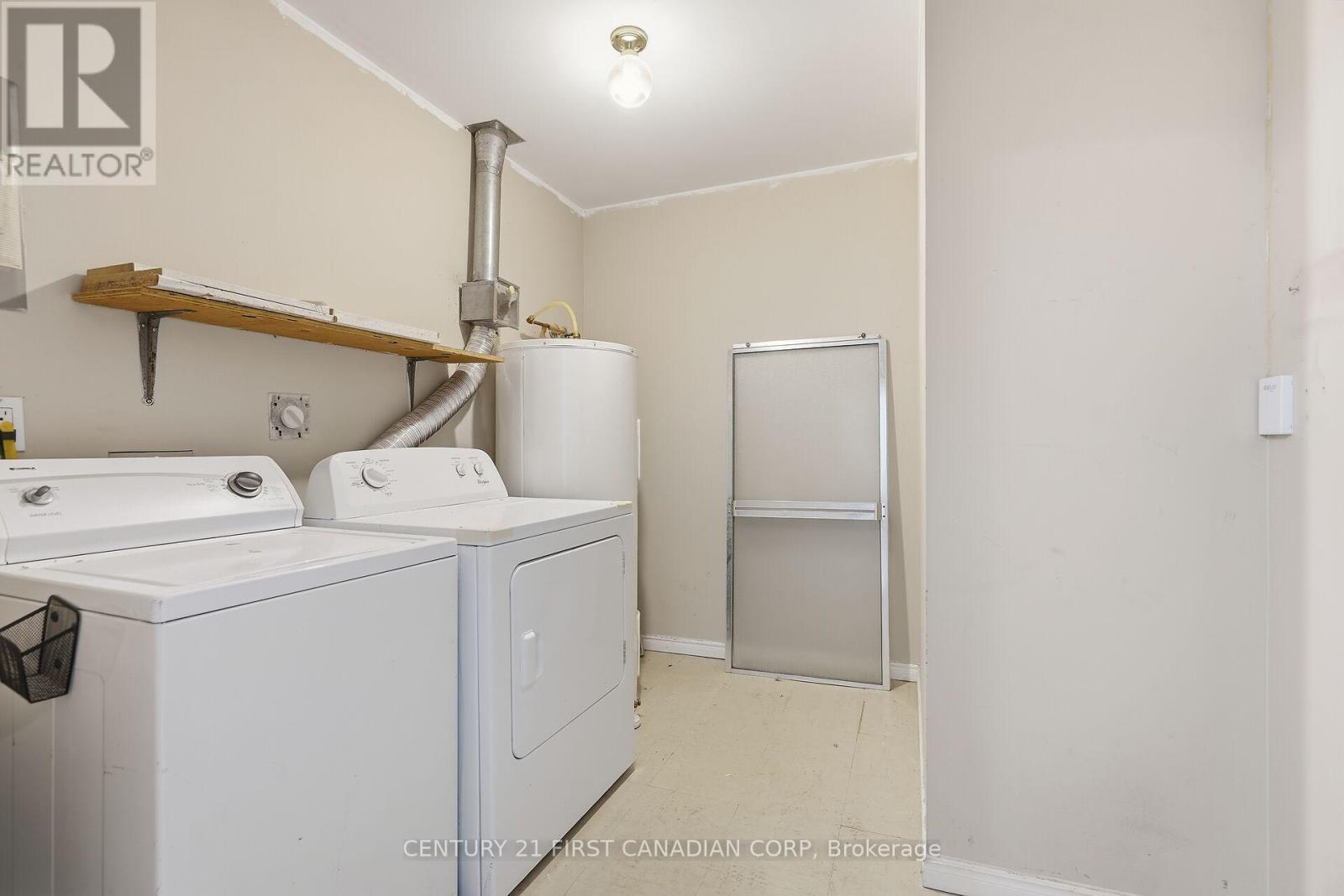 402 - 500 Talbot Street, London East (East F), ON - Indoor Photo Showing Laundry Room