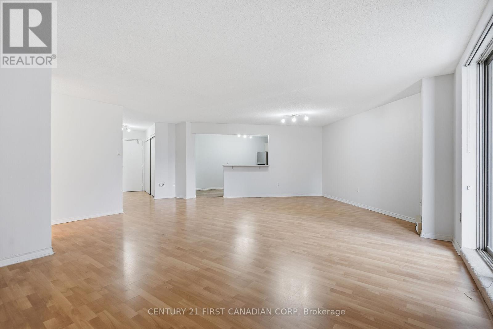 402 - 500 Talbot Street, London East (East F), ON - Indoor Photo Showing Other Room