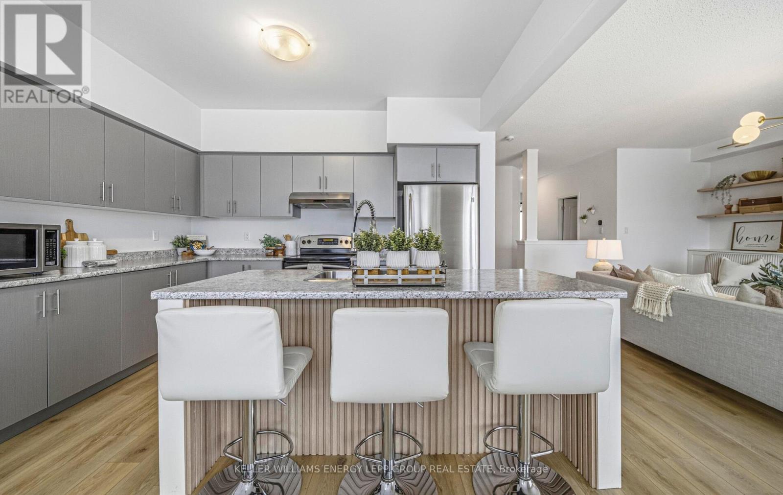 17 Don Hadden Crescent, Brock (Sunderland), ON - Indoor Photo Showing Kitchen With Upgraded Kitchen