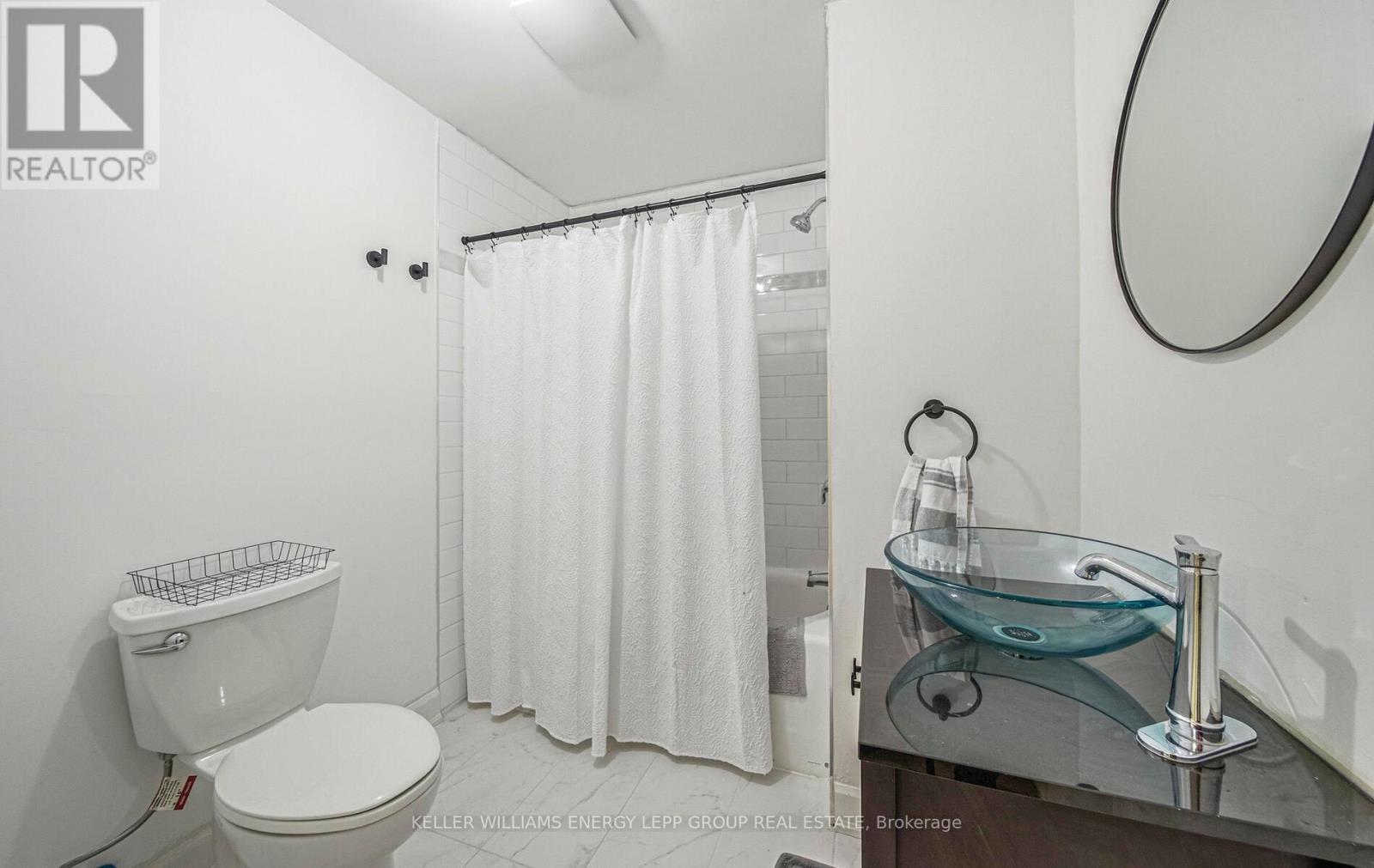17 Don Hadden Crescent, Brock (Sunderland), ON - Indoor Photo Showing Bathroom