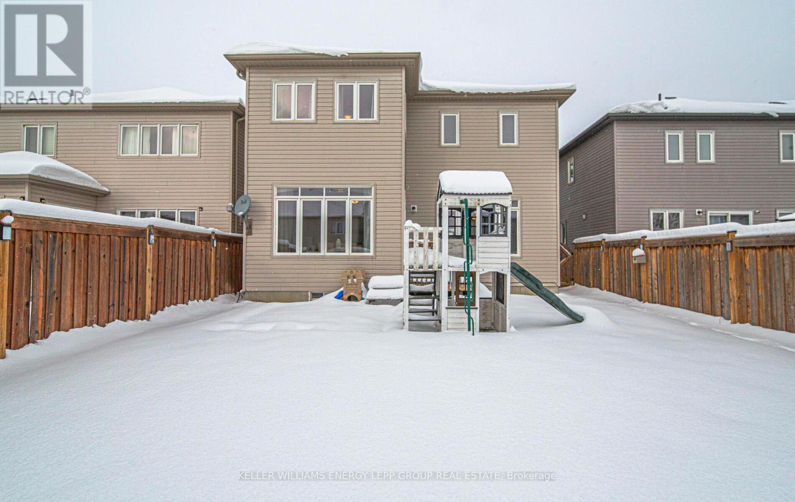 17 Don Hadden Crescent, Brock (Sunderland), ON - Outdoor With Exterior