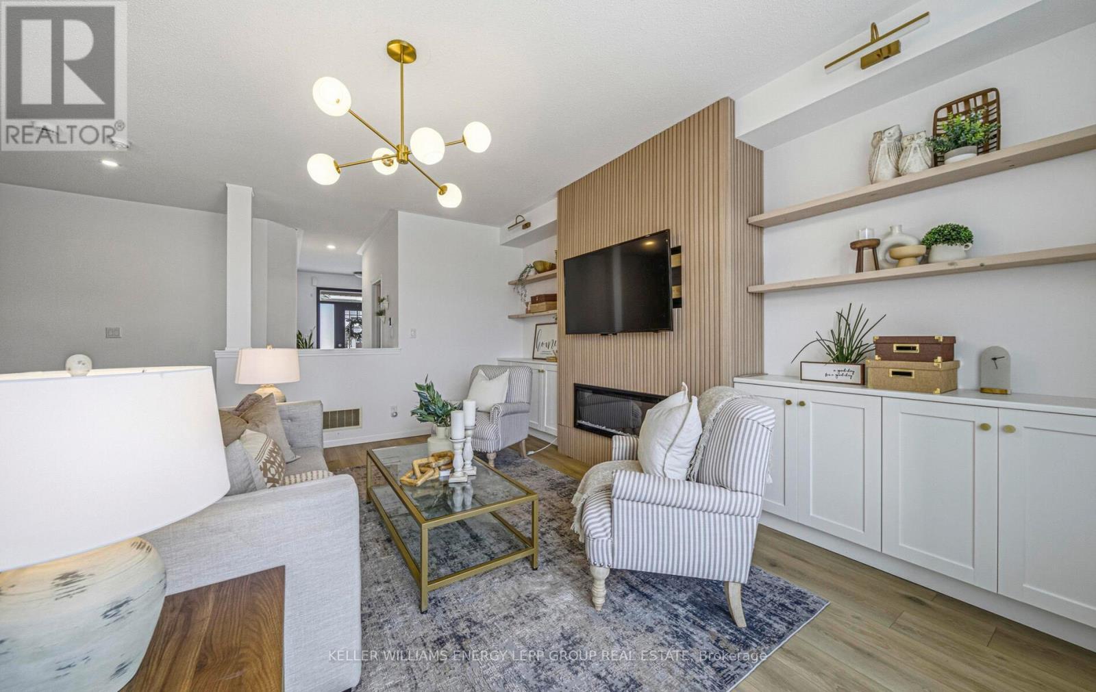 17 Don Hadden Crescent, Brock (Sunderland), ON - Indoor Photo Showing Living Room