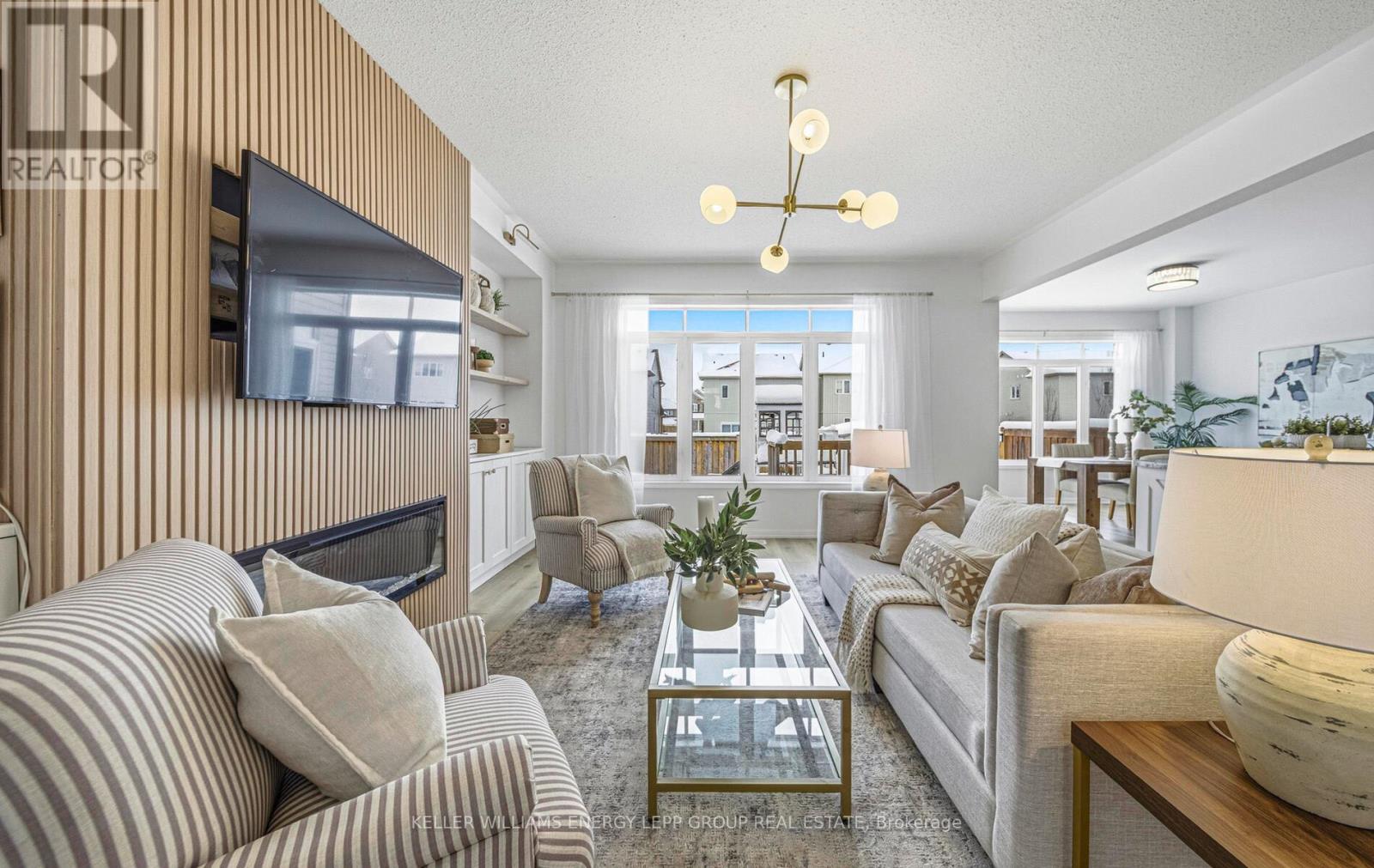 17 Don Hadden Crescent, Brock (Sunderland), ON - Indoor Photo Showing Living Room