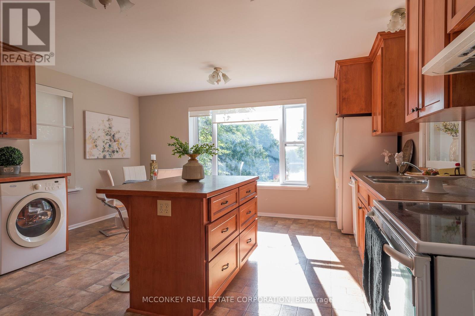 1767 Young'S Point Road, Selwyn, ON - Indoor Photo Showing Laundry Room