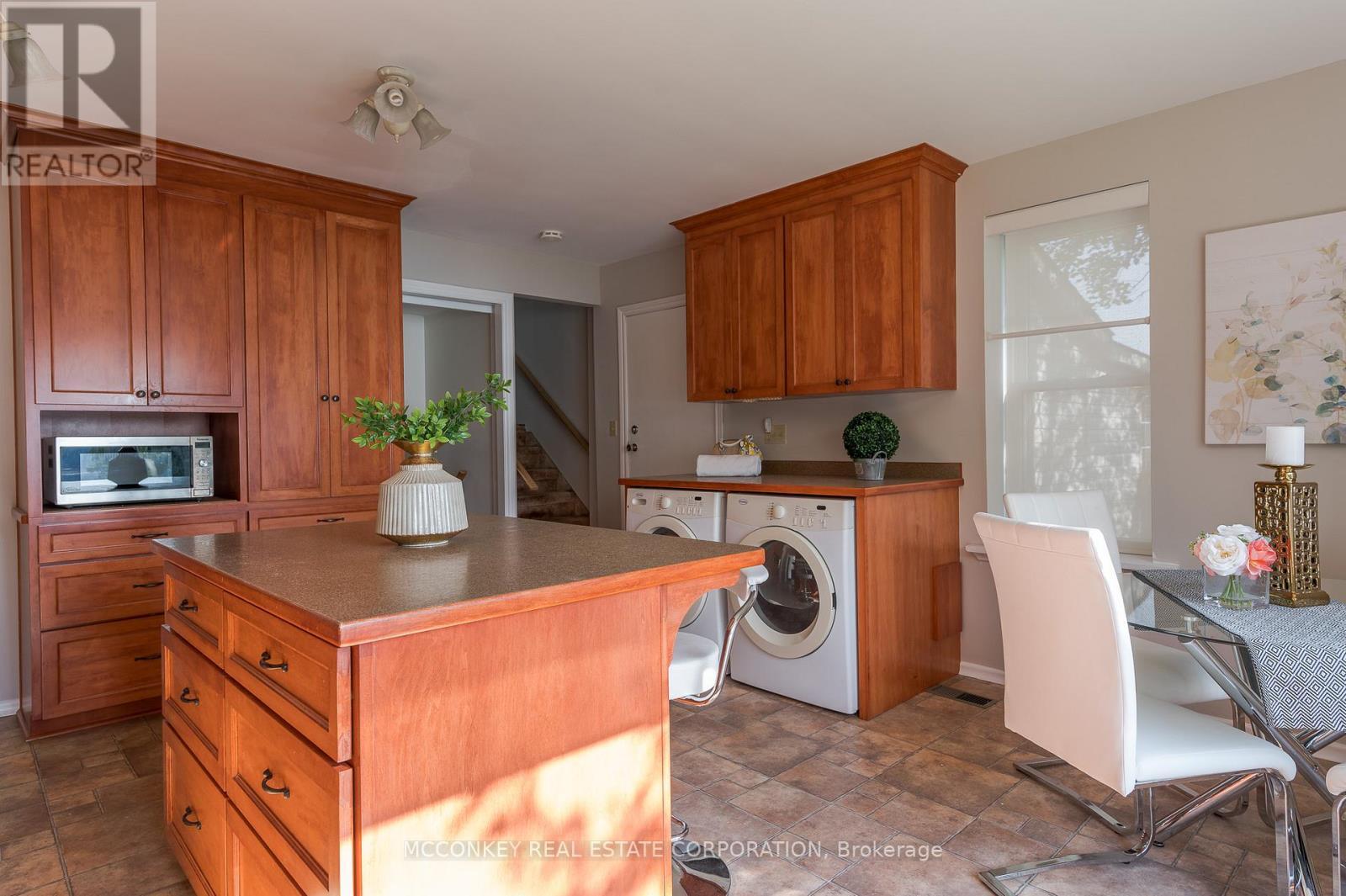 1767 Young'S Point Road, Selwyn, ON - Indoor Photo Showing Laundry Room