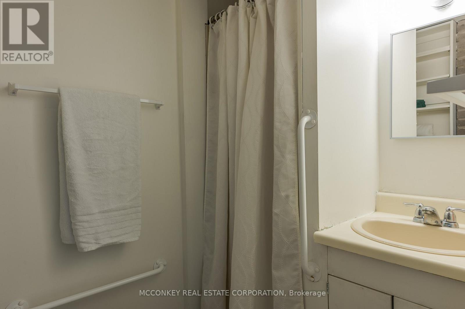 1767 Young'S Point Road, Selwyn, ON - Indoor Photo Showing Bathroom