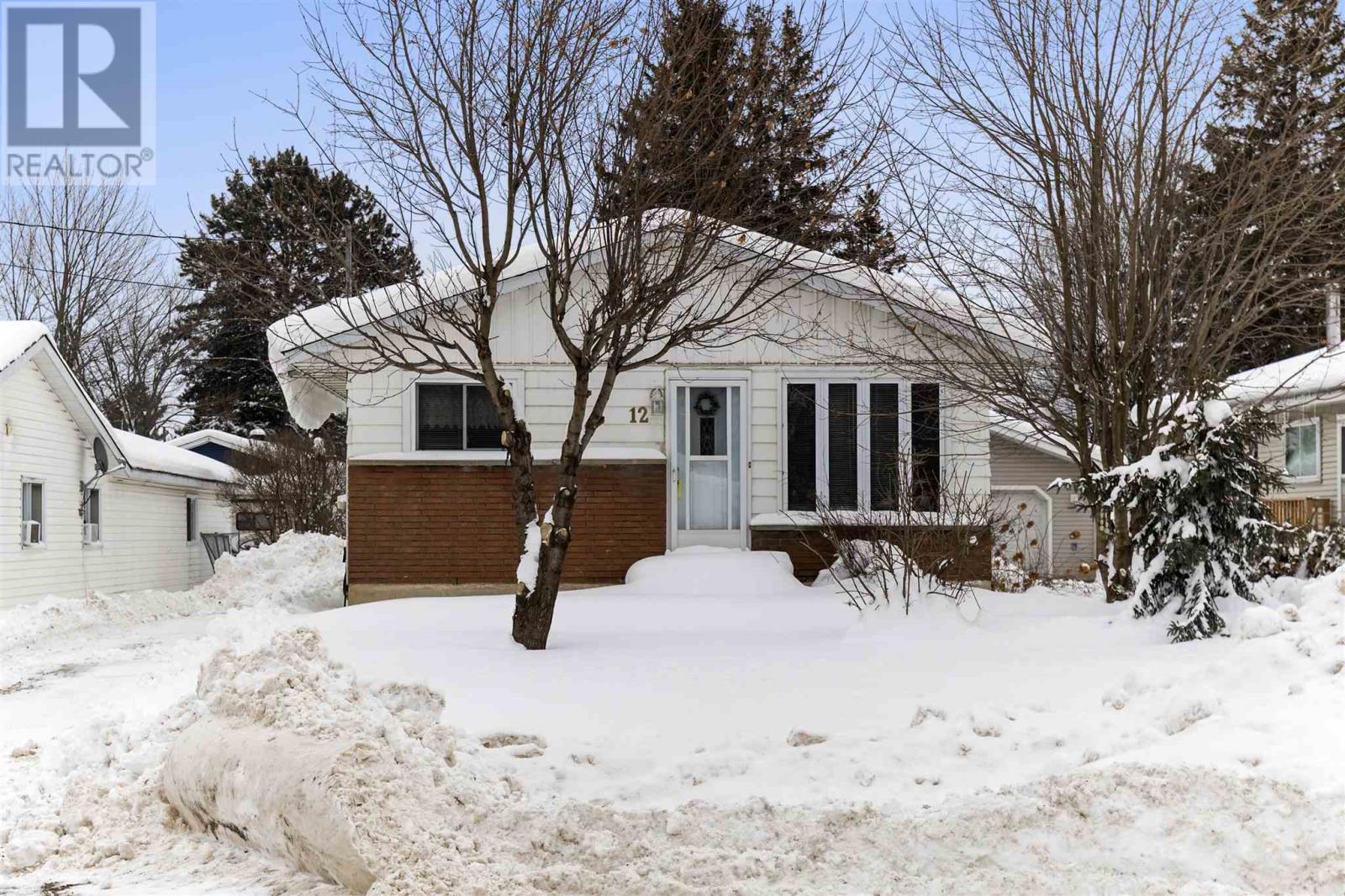 12 Vera St, Sault Ste. Marie, ON - Outdoor