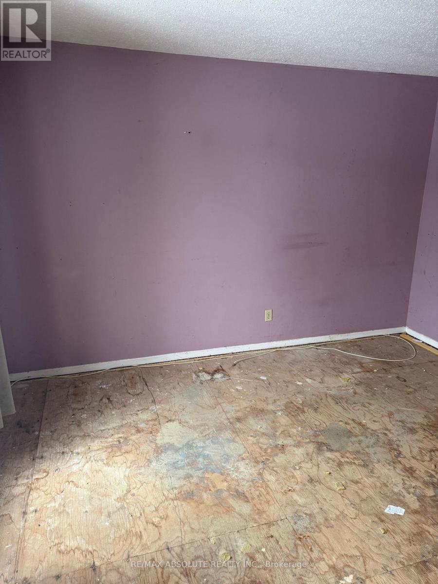 50 - 2610 Draper Avenue, Ottawa, ON - Indoor Photo Showing Other Room