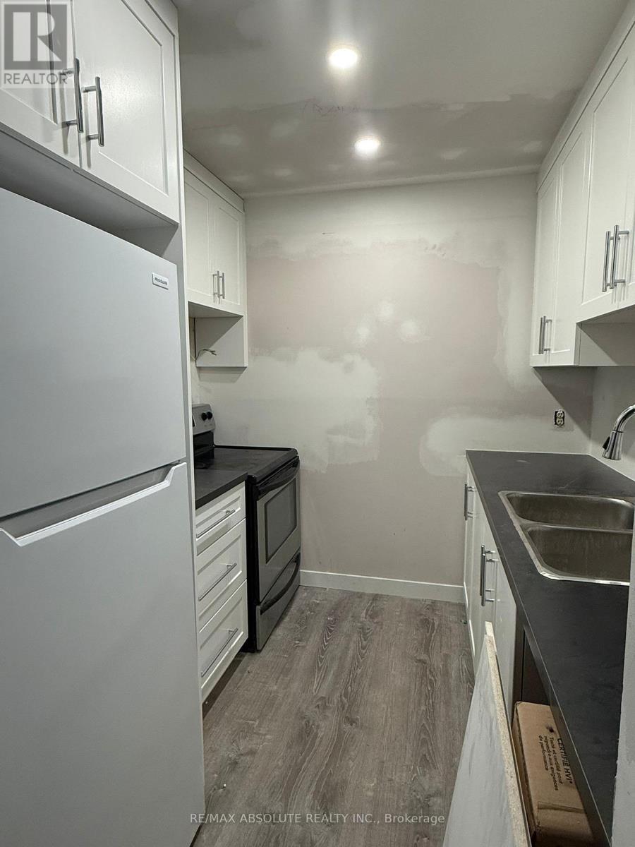 50 - 2610 Draper Avenue, Ottawa, ON - Indoor Photo Showing Kitchen With Double Sink