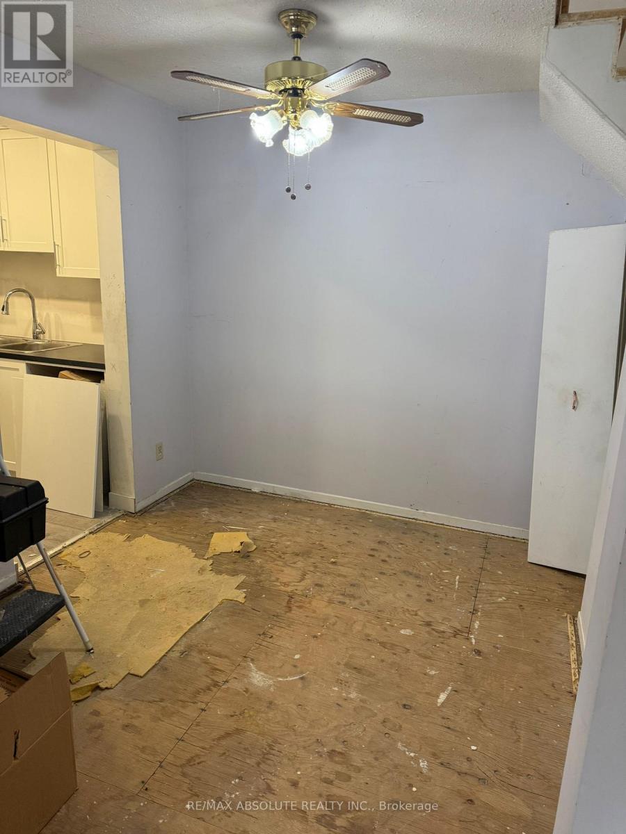 50 - 2610 Draper Avenue, Ottawa, ON - Indoor Photo Showing Other Room