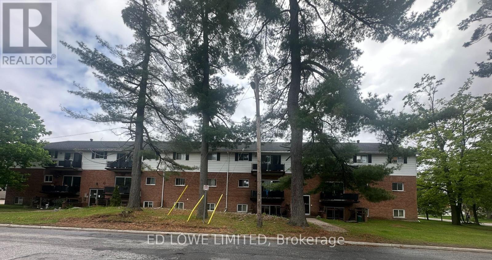 105 Winewood Avenue W, Gravenhurst, ON - Outdoor