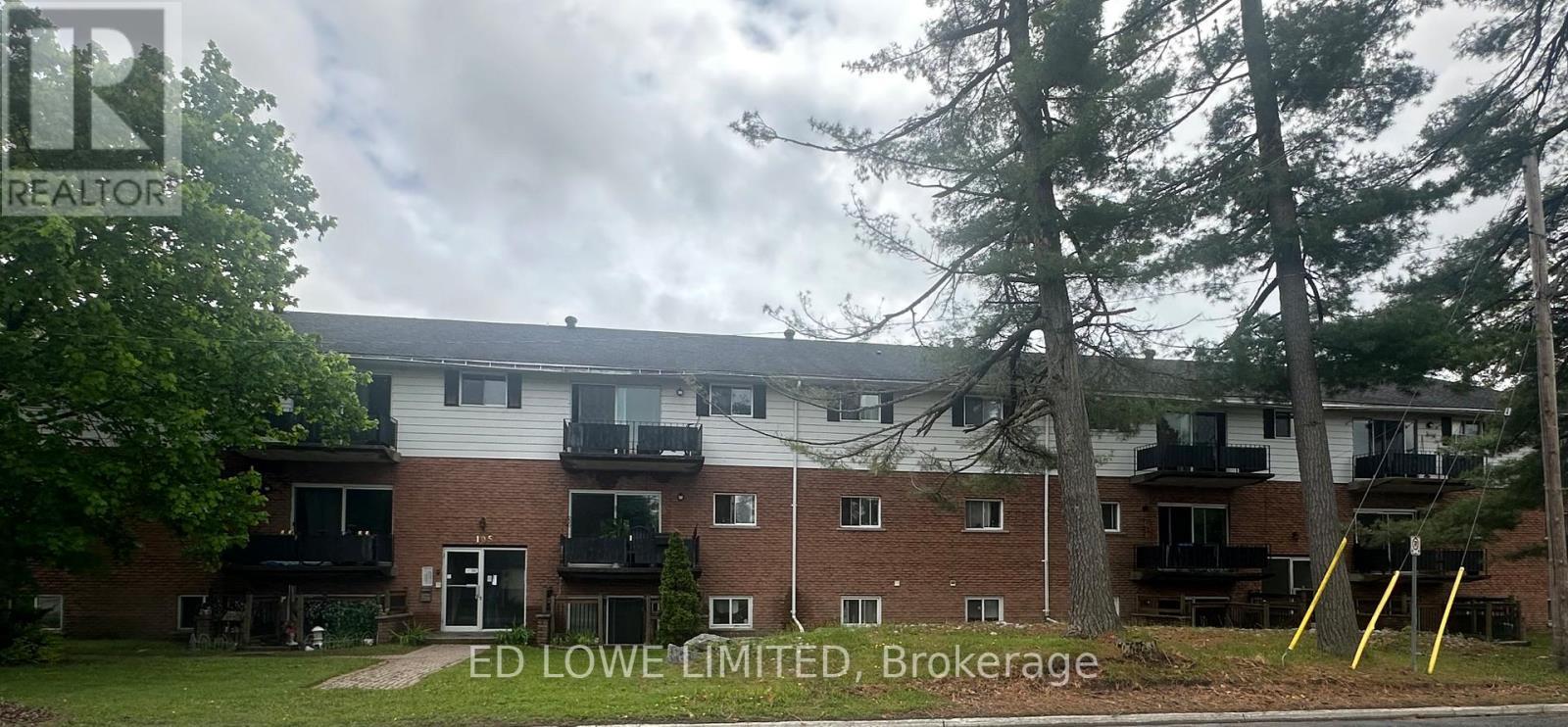 105 Winewood Avenue W, Gravenhurst, ON - Outdoor