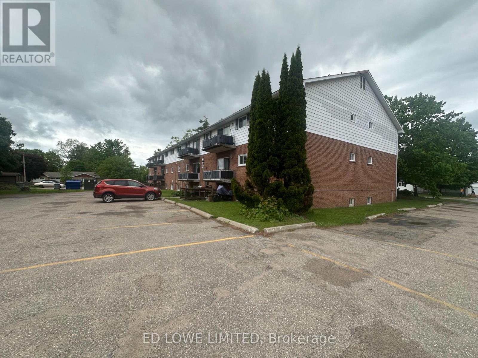 105 Winewood Avenue W, Gravenhurst, ON - Outdoor