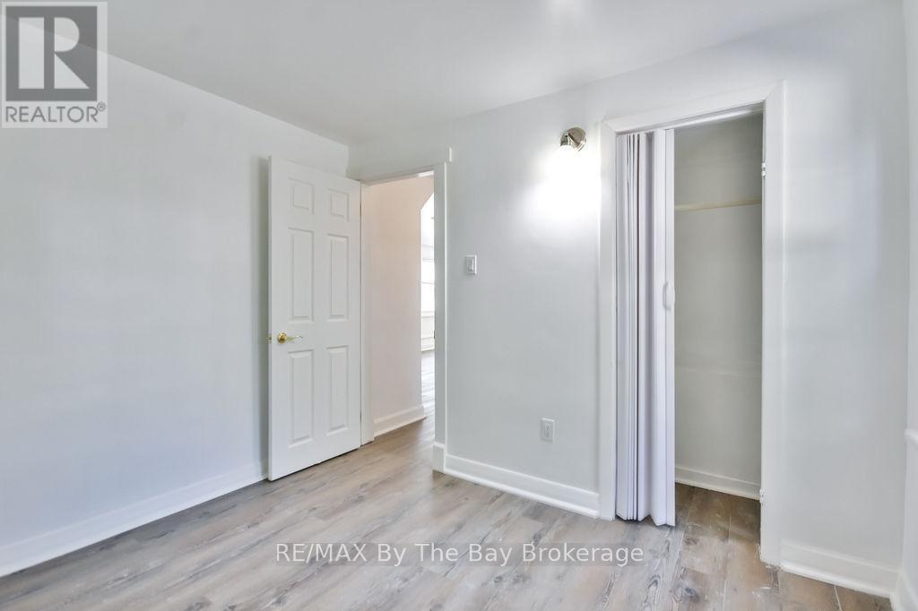 1 - 1067 Mosley Street, Wasaga Beach, ON - Indoor Photo Showing Other Room