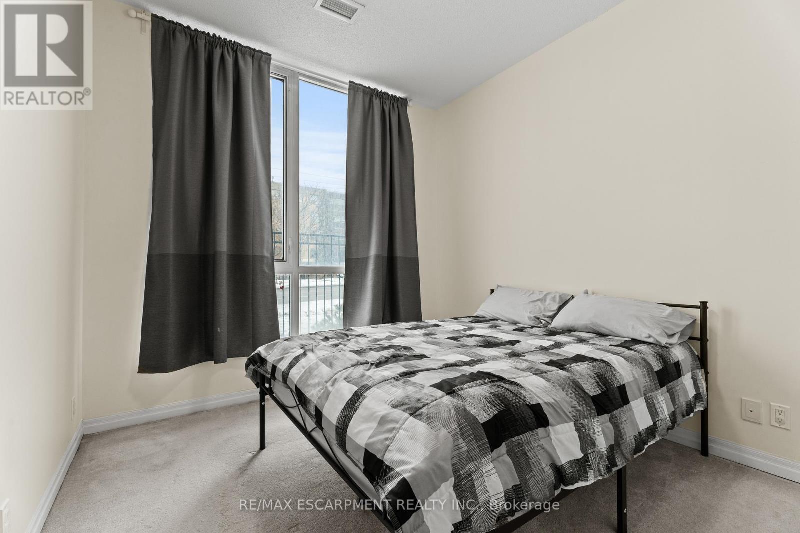 104 - 80 Esther Lorrie Drive, Toronto, ON - Indoor Photo Showing Bedroom