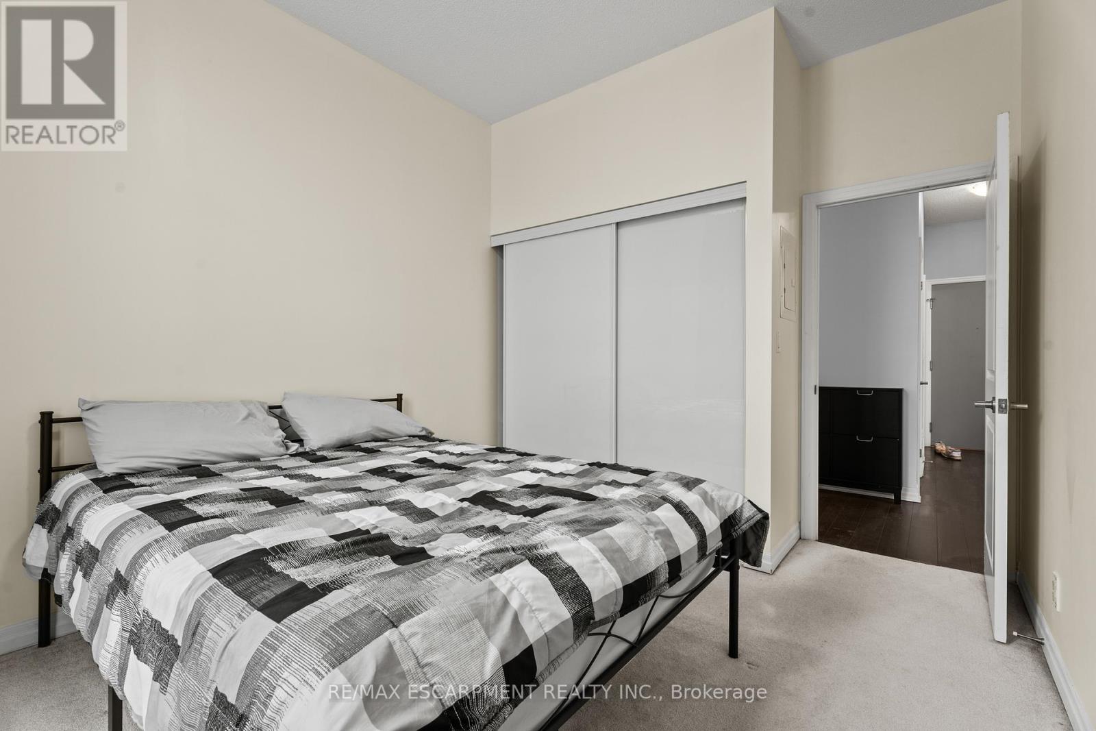 104 - 80 Esther Lorrie Drive, Toronto, ON - Indoor Photo Showing Bedroom
