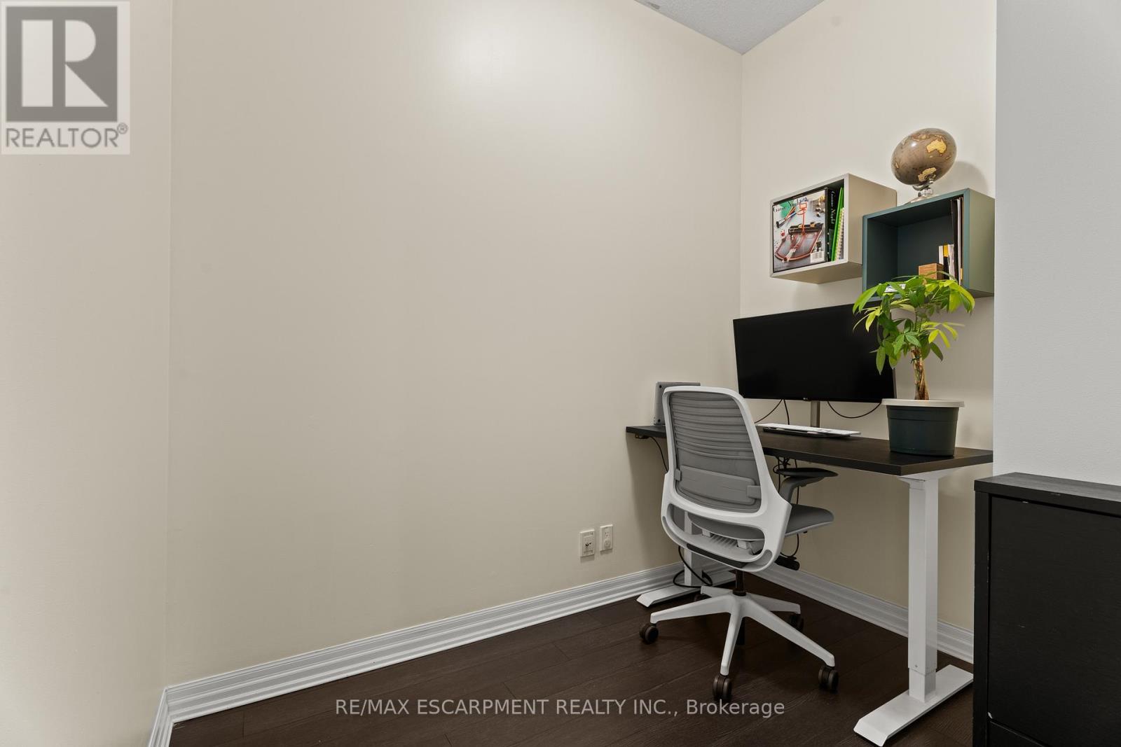 104 - 80 Esther Lorrie Drive, Toronto, ON - Indoor Photo Showing Office